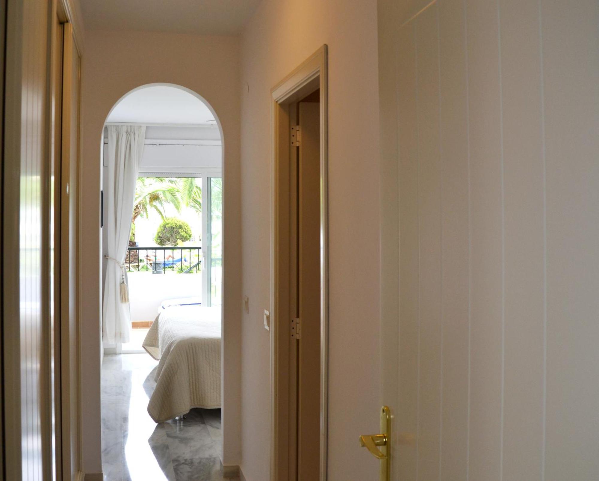 Luxury Garden Apartment - Walking Distance To The Sea Sitio de Calahonda 외부 사진