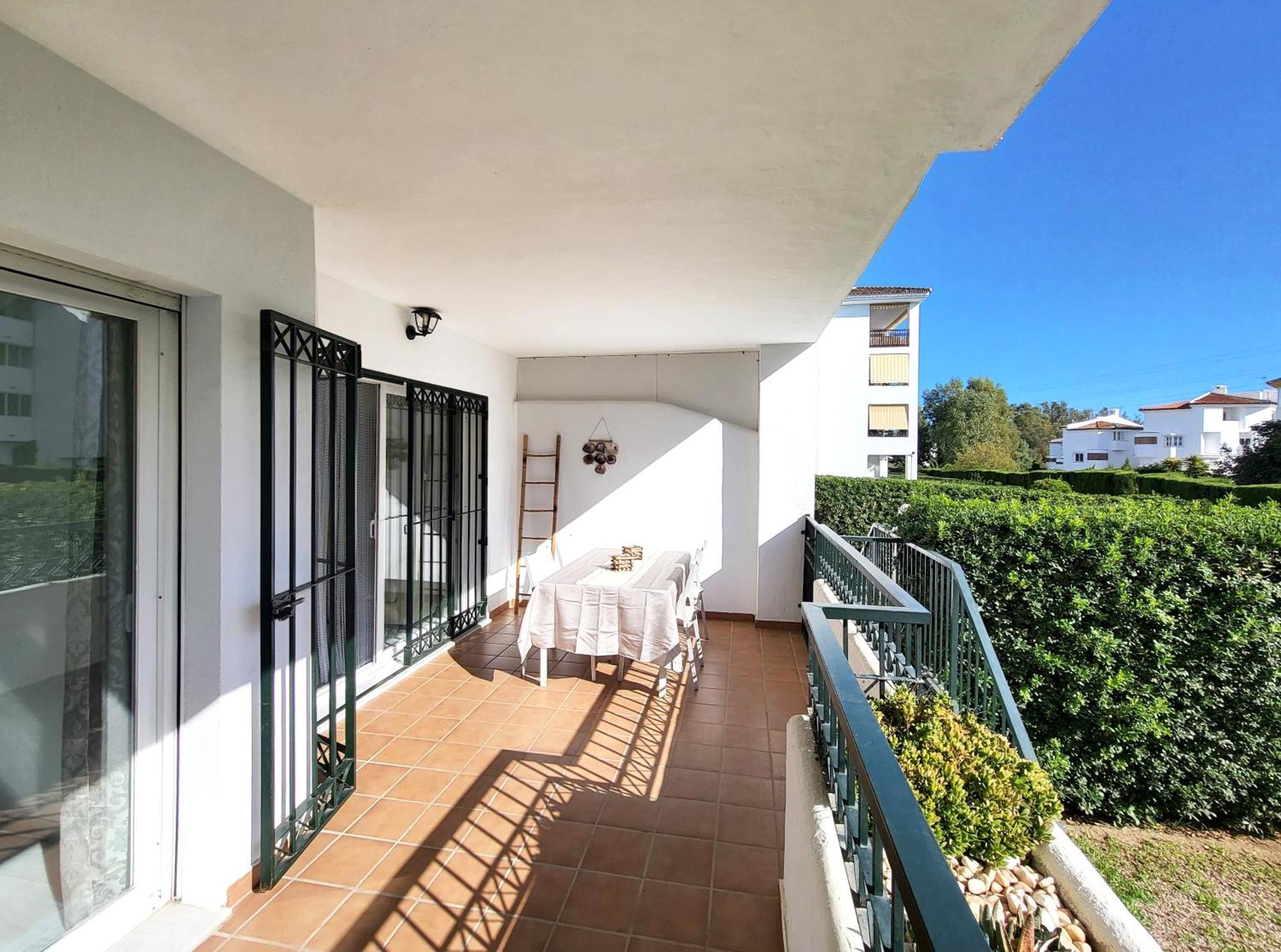 Luxury Garden Apartment - Walking Distance To The Sea Sitio de Calahonda 외부 사진